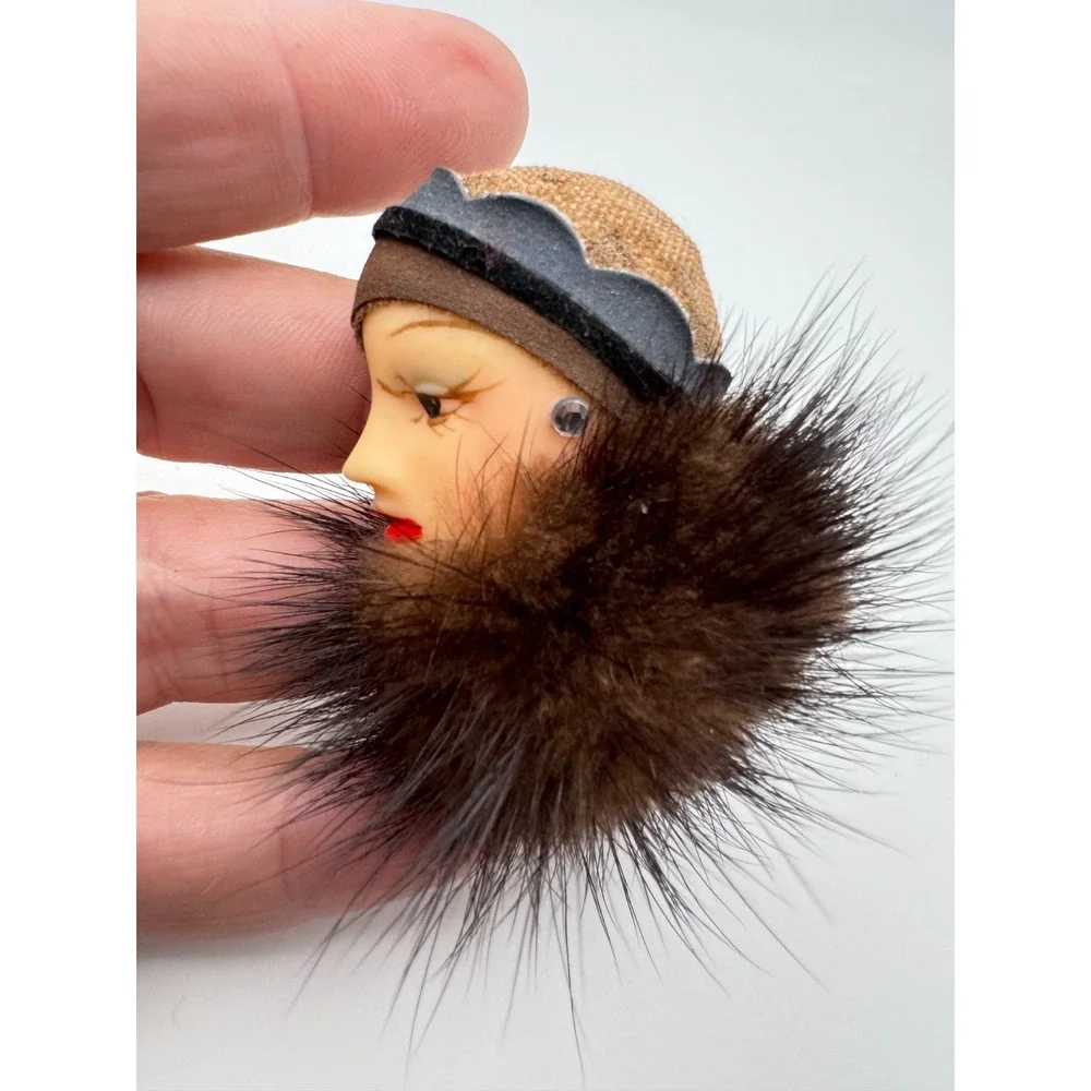 Vintage Face Pin Fur Trim Brown